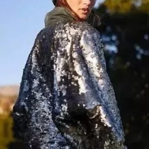 Free People Hit The Slopes Silver Sequin Jacket Fleece Lining Zip Pockets Xl - Picture 2 of 9